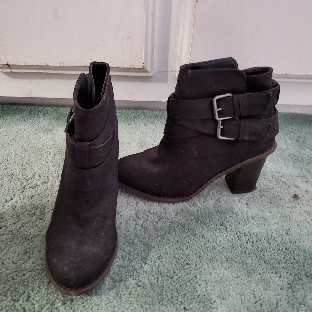 Black ankle booties